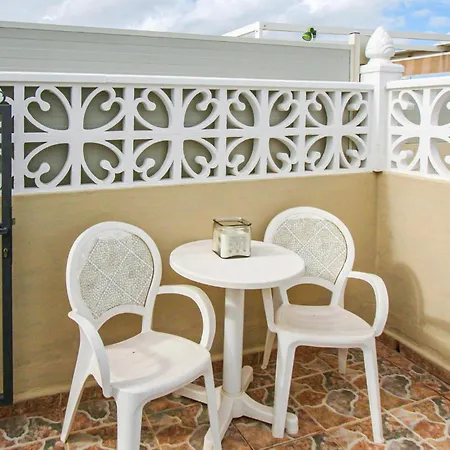 Stunning In Torrevieja Apartman